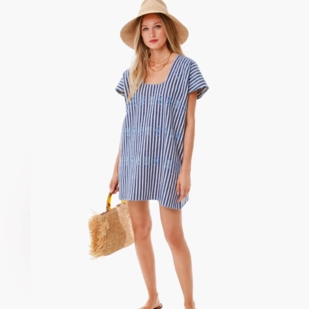 Tuckernuck Floral Embroidered Striped Sullivan Caftan Blue & White Size Medium - Picture 13 of 13